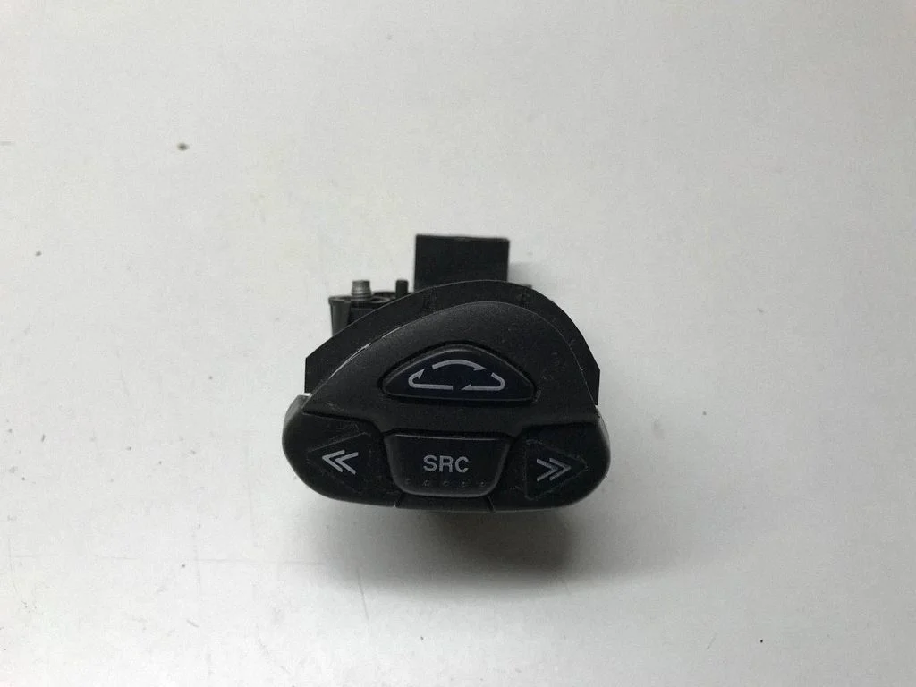 Multifunctional control switch/knob – Nissan X-Trail T30 (2001-2007)