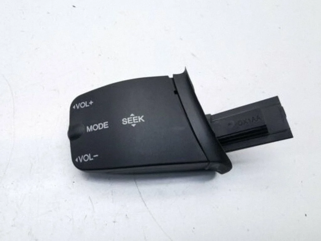 Multifunctional control switch/knob – Ford Focus C-MAX (2003-2010)