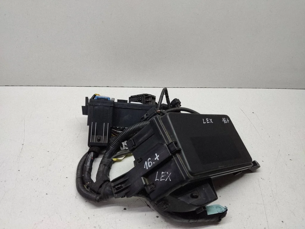 Fuse box set – Lexus IS 220D-250-350 (2006-2013)