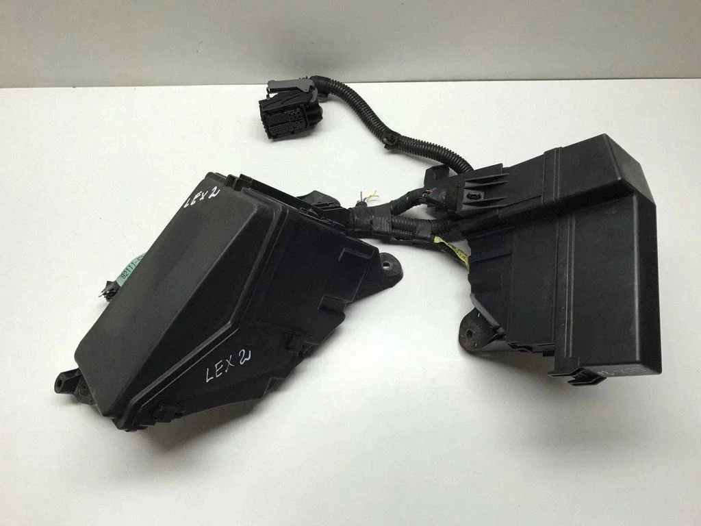 Fuse box set – Lexus IS 220D-250-350 (2006-2013)