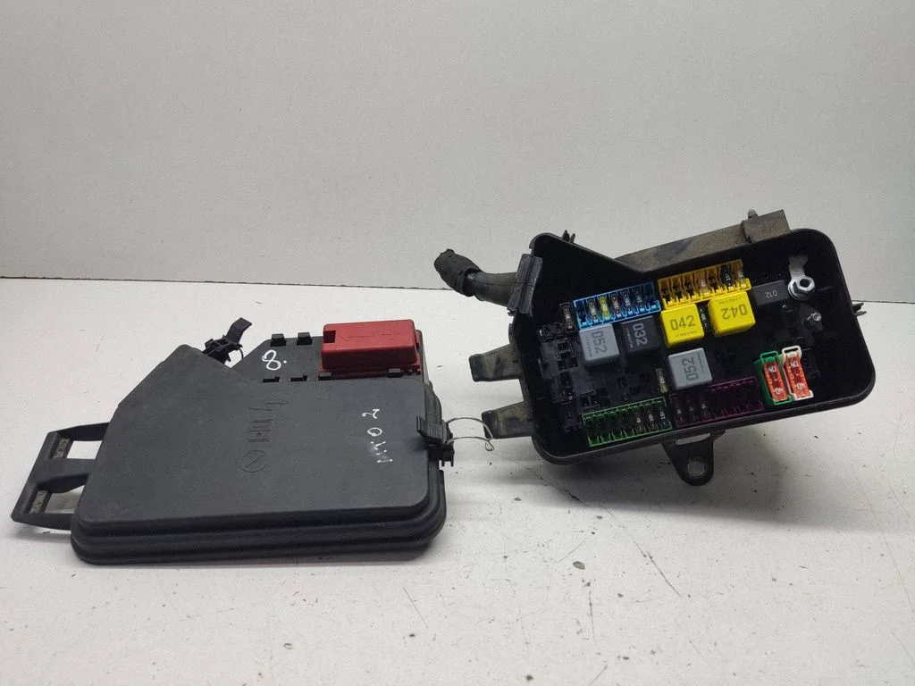 Fuse box set A4475400082