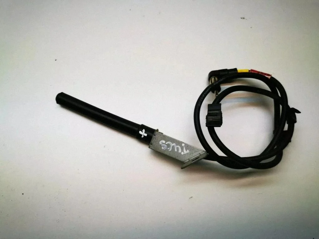 Interior comfort aerial antenna – Hyundai Tucson JM (2004-2009)