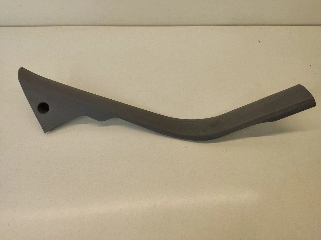 Rear seat side bottom trim – Ford Focus C-MAX (2003-2010)