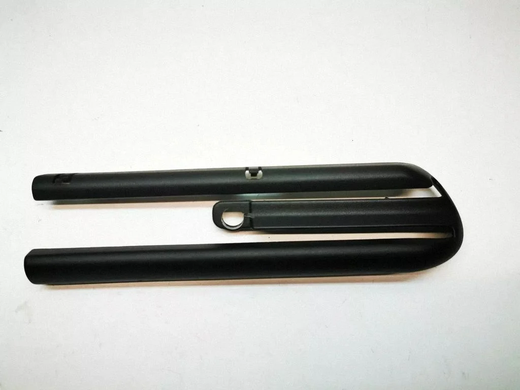 Front driver seat rail trim – BMW 5 Series E39 (1996-2003)