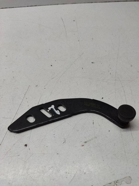 Sliding door middle roller runner – Mercedes-Benz Vito Viano W447 (2014-)