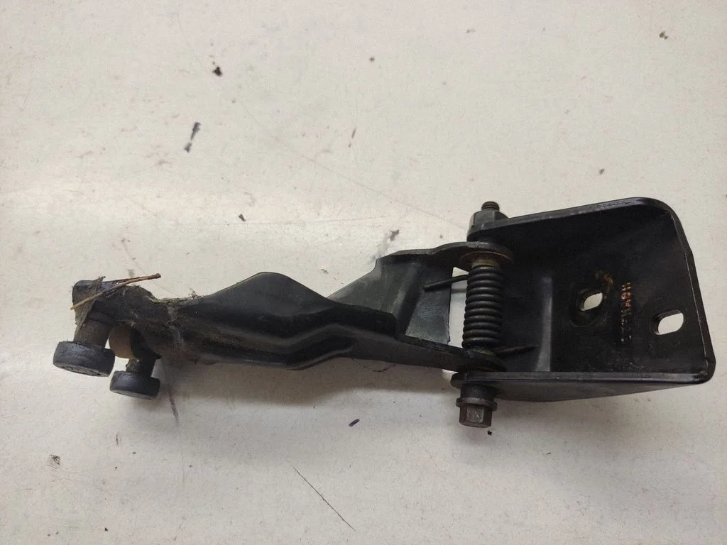 Sliding door middle roller runner – Chrysler Grand Voyager V (2007-2015)