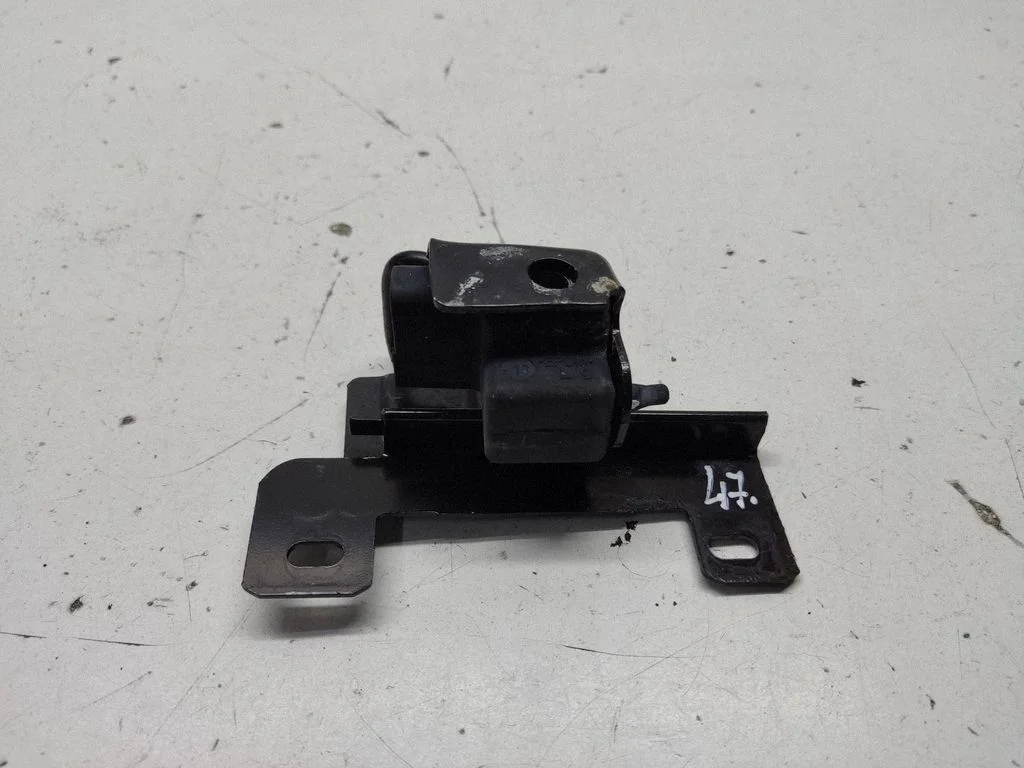 Sliding door middle roller runner – Mercedes-Benz Vito Viano W447 (2014-)