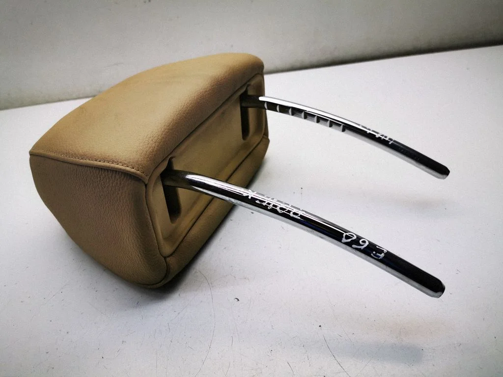 Front seat headrest – BMW 5 Series E60 E61 (2004-2010)