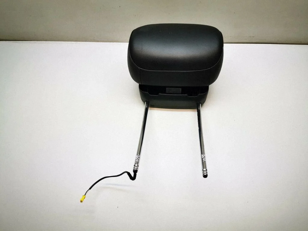 Front seat headrest – Mercedes-Benz CLS-Class C219 (2003-2011)