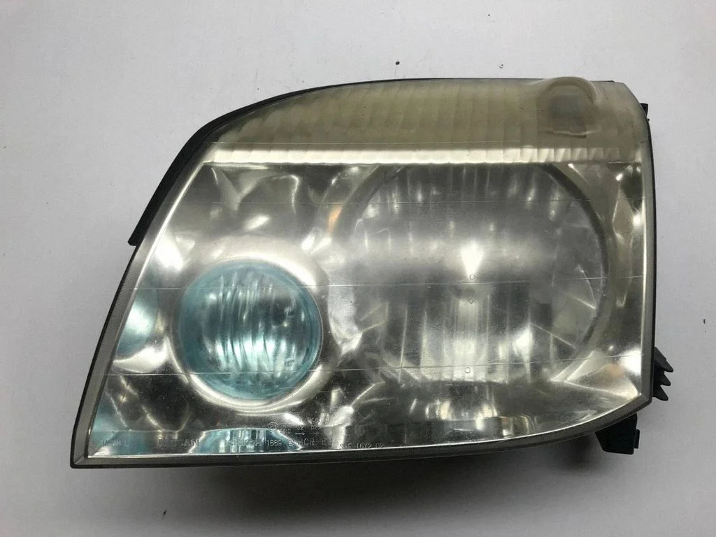 Headlight/headlamp – Nissan X-Trail T30 (2001-2007)