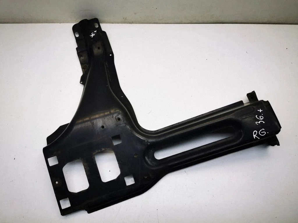 Headlight/headlamp mounting bracket – Land Rover Range Rover L322 (2002-2012)