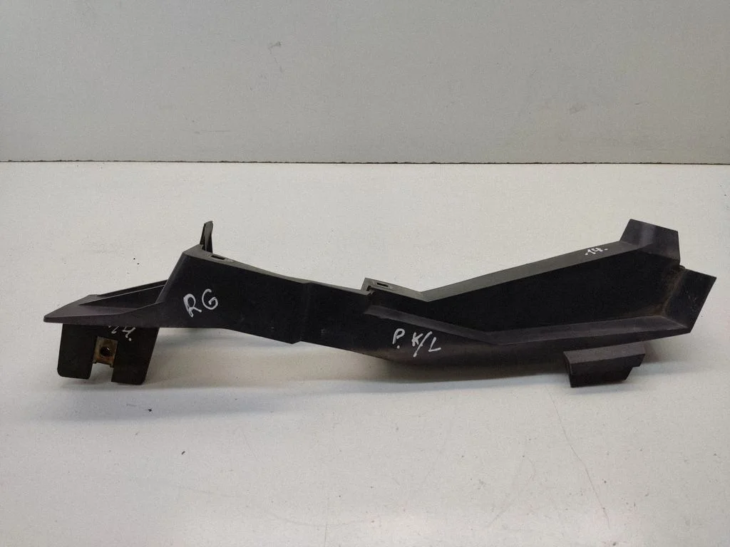 Headlight/headlamp mounting bracket – Land Rover Range Rover L322 (2002-2012)
