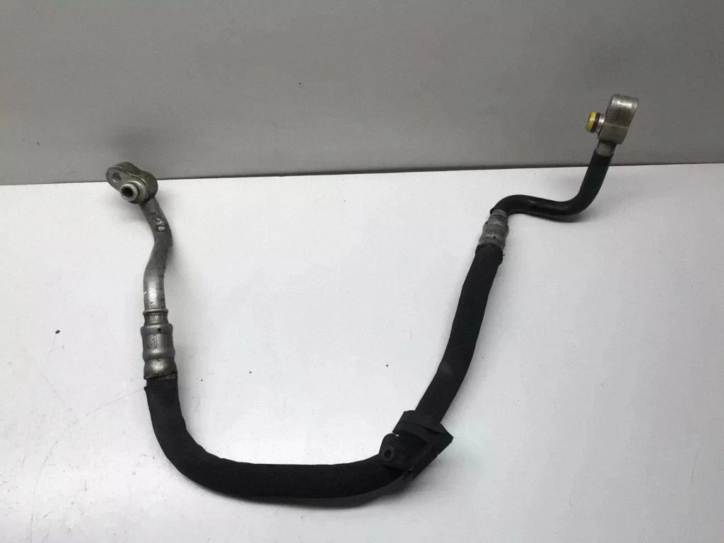 Air conditioning (A/C) pipe/hose – front