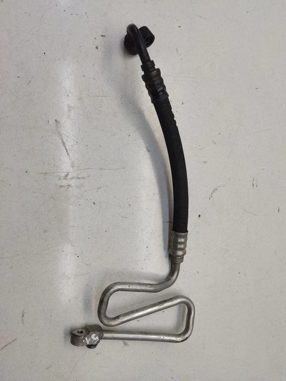 Air conditioning (A/C) pipe/hose – front