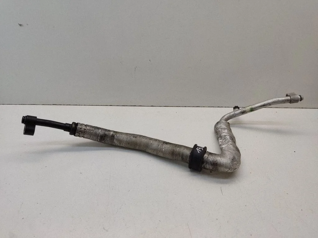 Air conditioning (A/C) pipe/hose – front