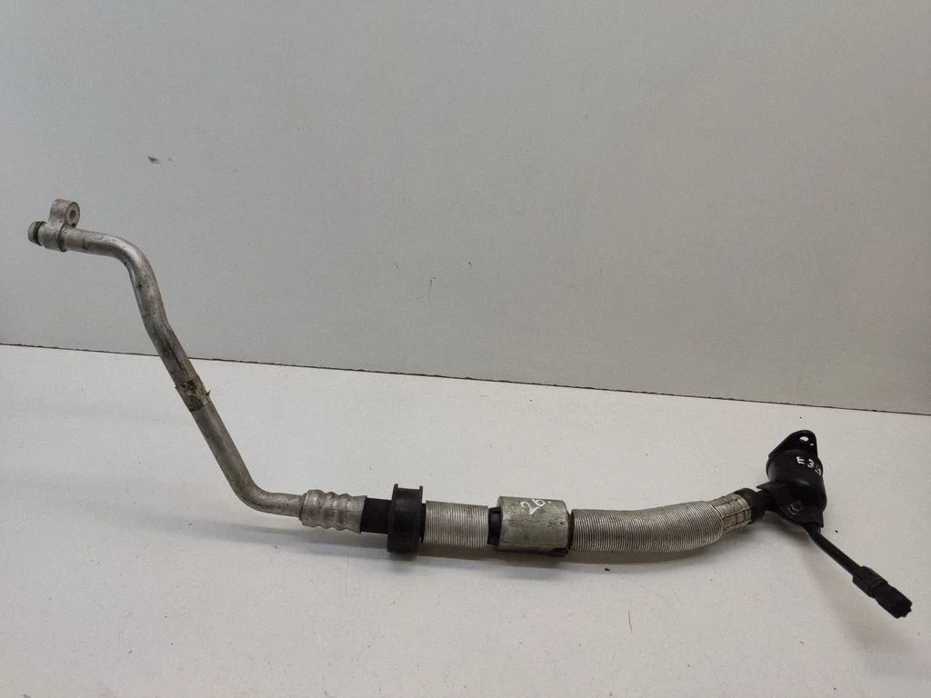 Air conditioning (A/C) pipe/hose – front