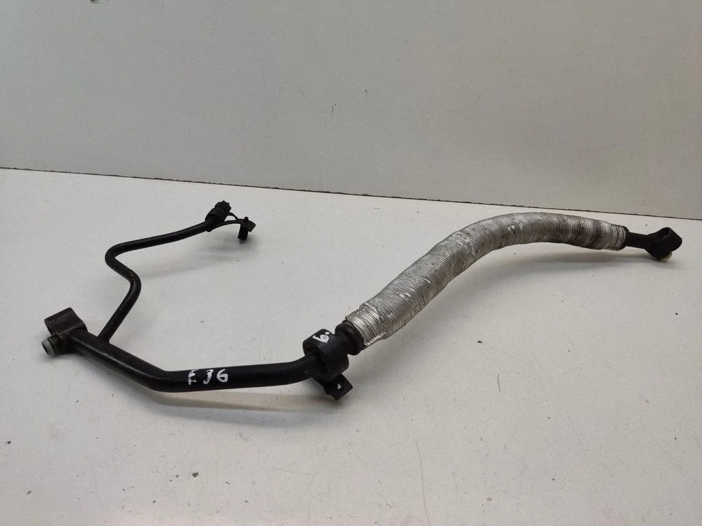 Air conditioning (A/C) pipe/hose – front