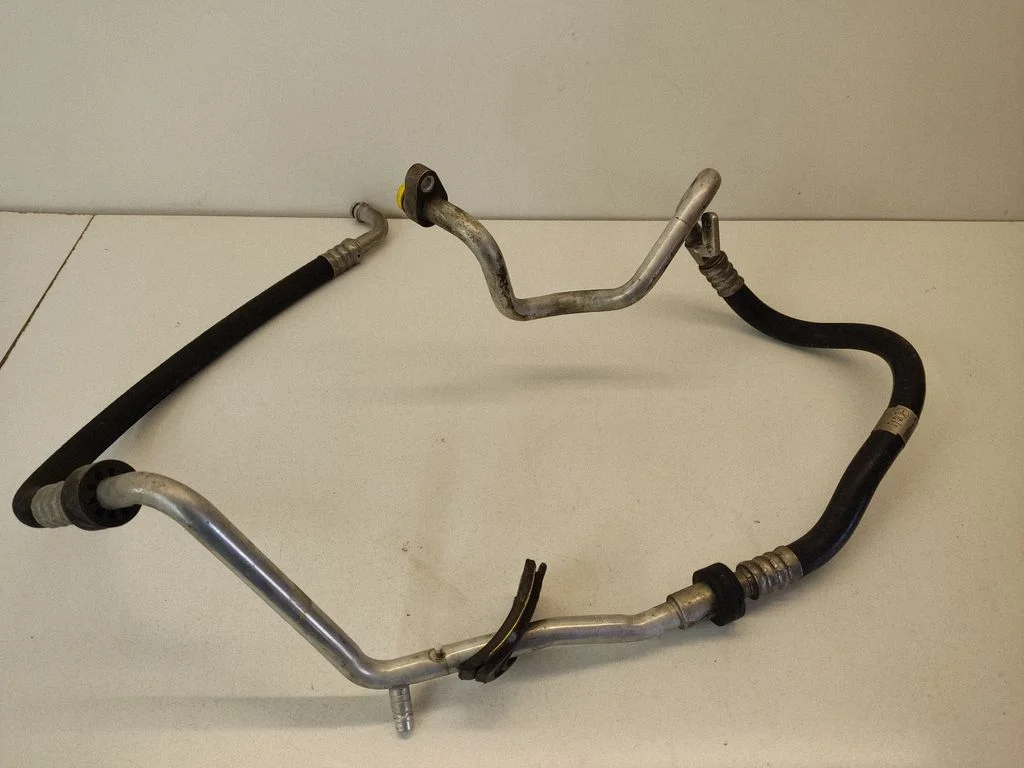 Air conditioning (A/C) pipe/hose – Mercedes-Benz CLS-Class C219 (2003-2011)