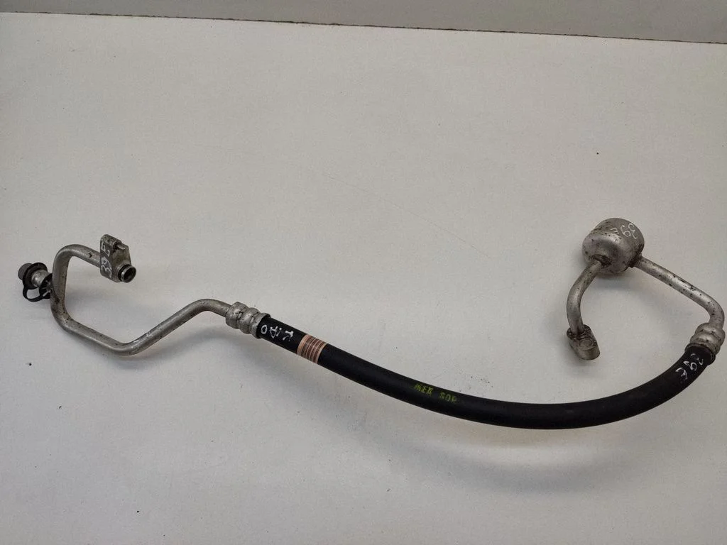 Air conditioning (A/C) pipe/hose – front