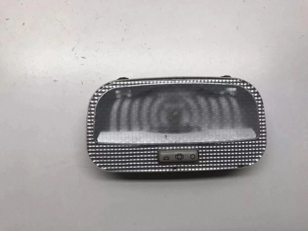 Rear seat light 9682063980