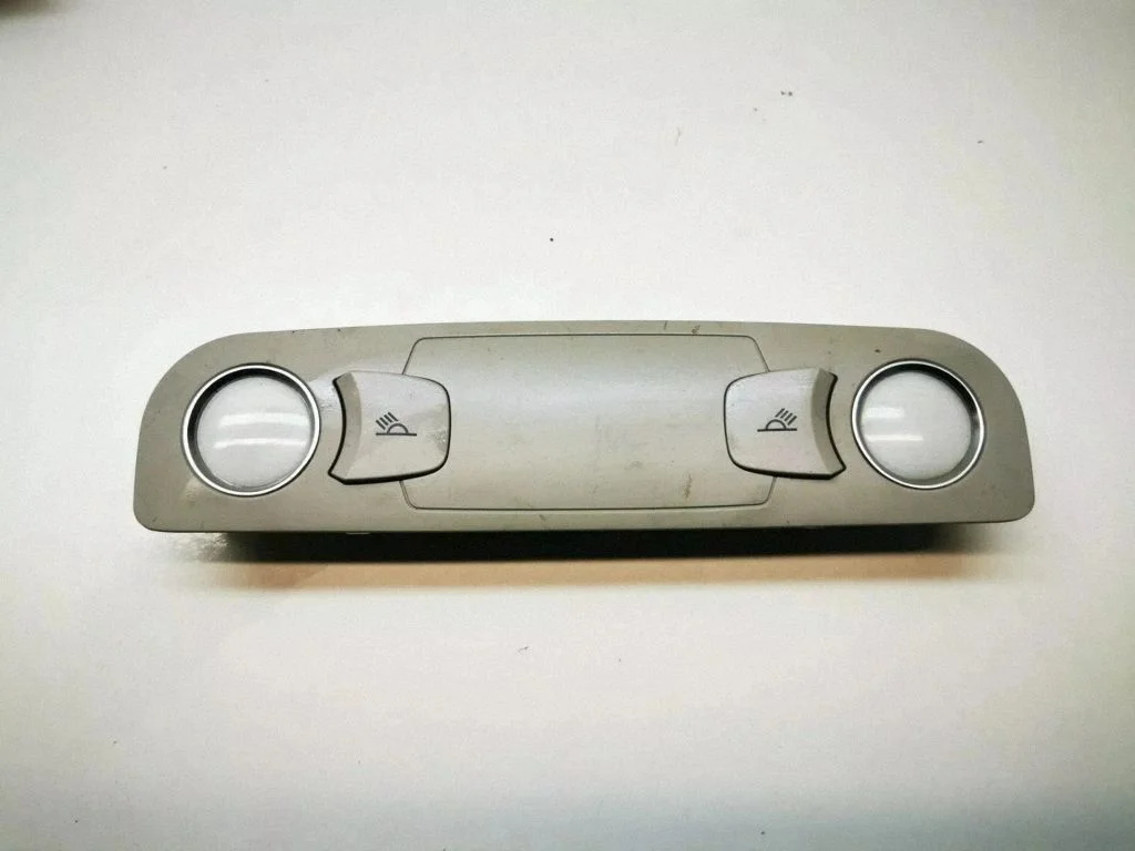 Rear seat light 4L0947111B