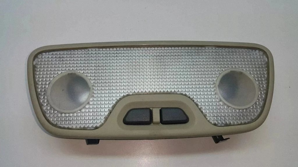 Tagaistmete valgustustuli – Volvo S60 (2005-2010)