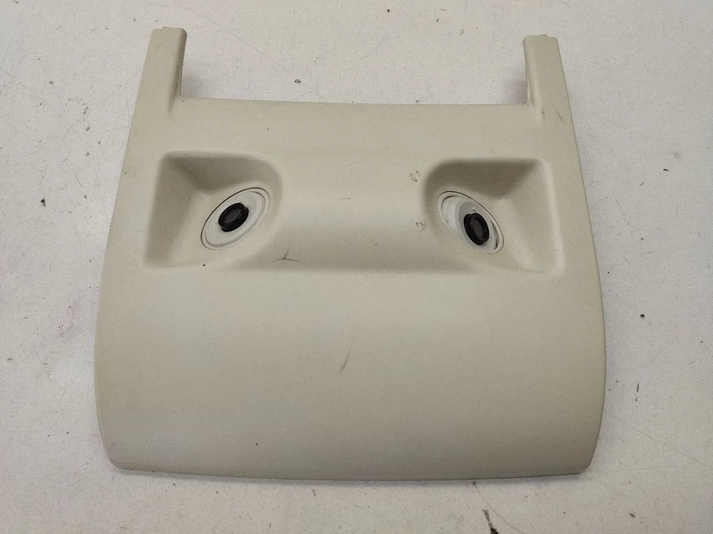 Tagaistmete valgustustuli 5KR06DW1AA