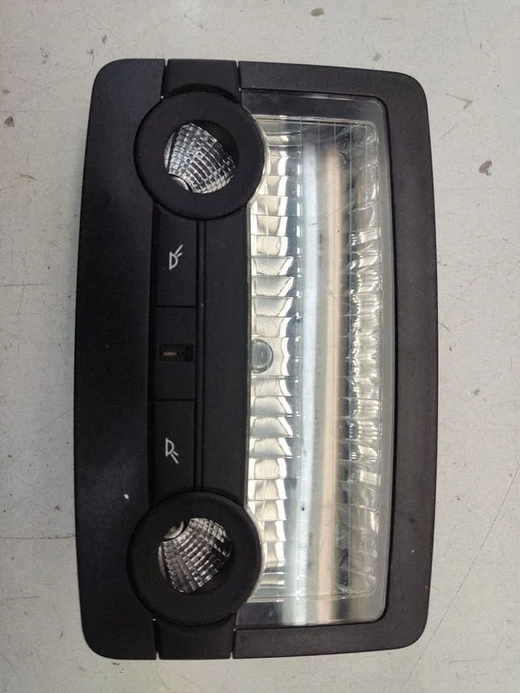 Rear seat light 9111012