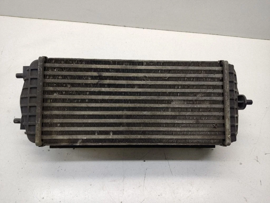 Vahejahuti radiaator 282702A860