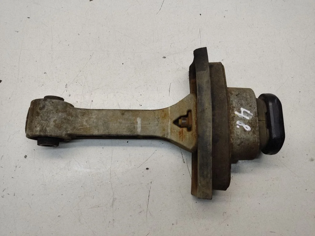 Gearbox mount 219552S000