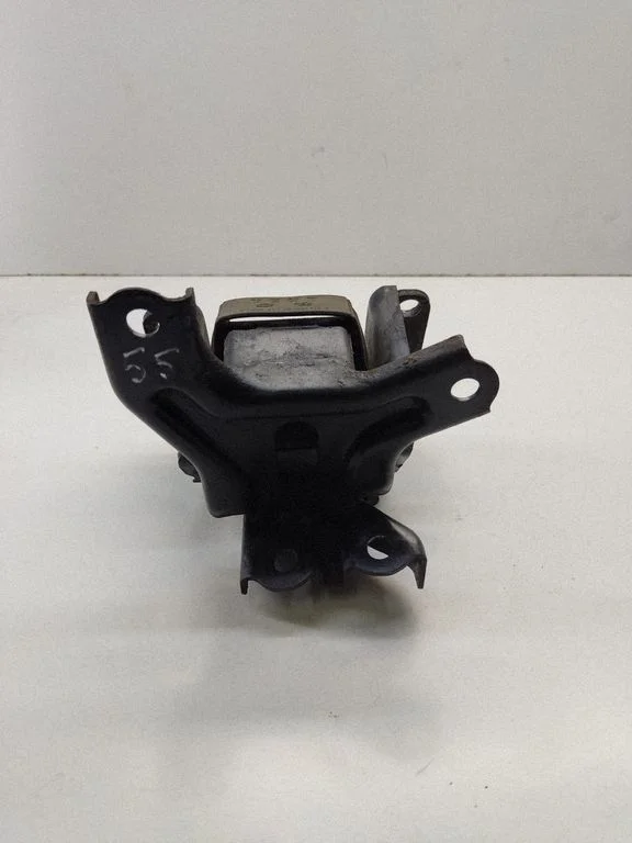 Gearbox mount 218142E400