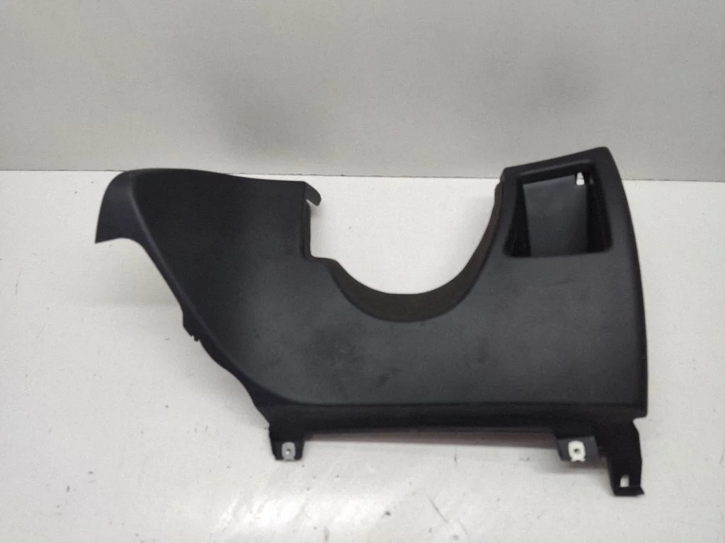 Dashboard lower bottom trim panel 6982800