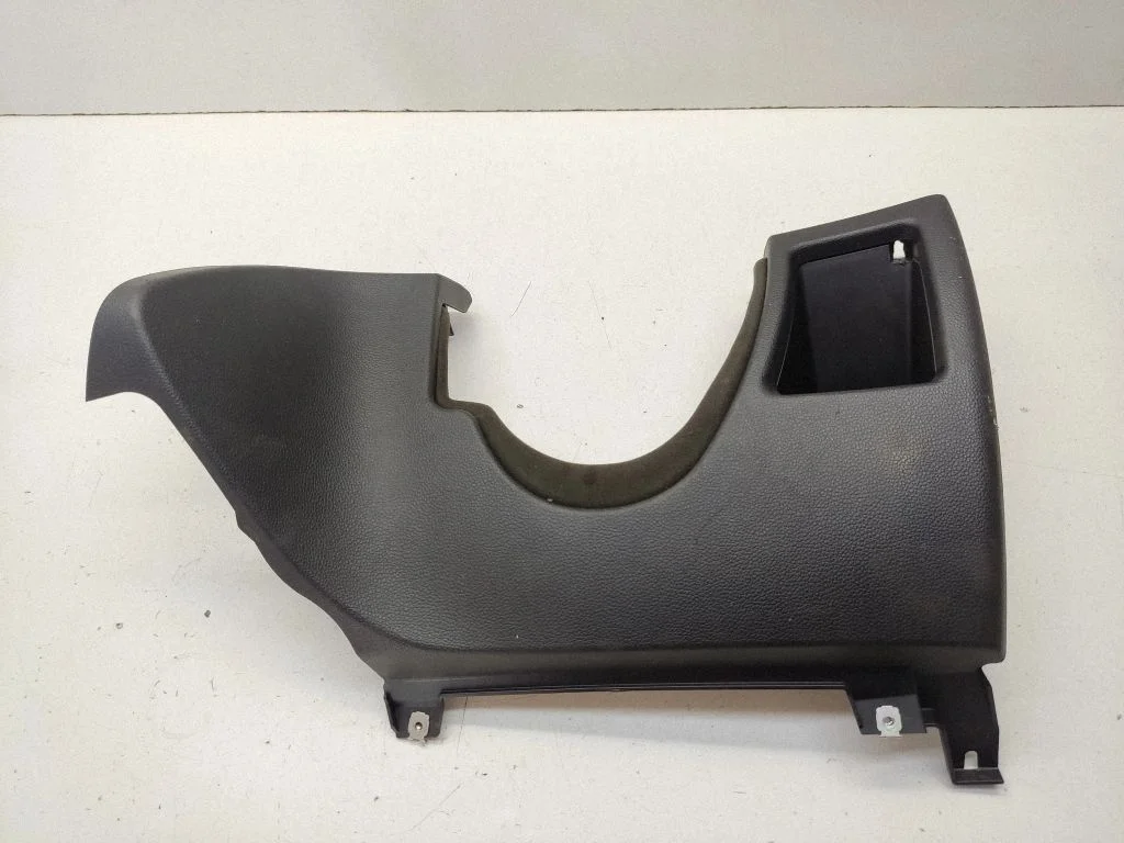 Panel deski rozdzielczej (dolny) – BMW Seria 1 E81 E87 (2004-2011)