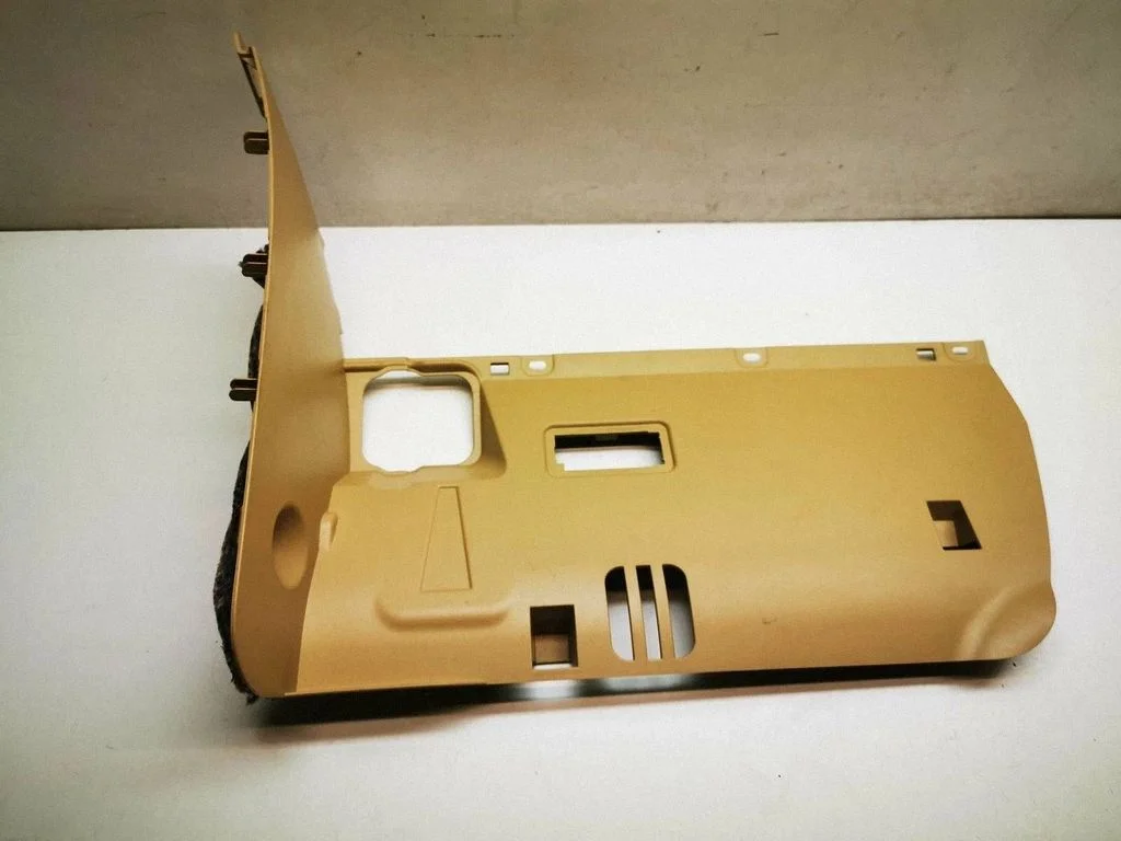 Dashboard lower bottom trim panel 7156230