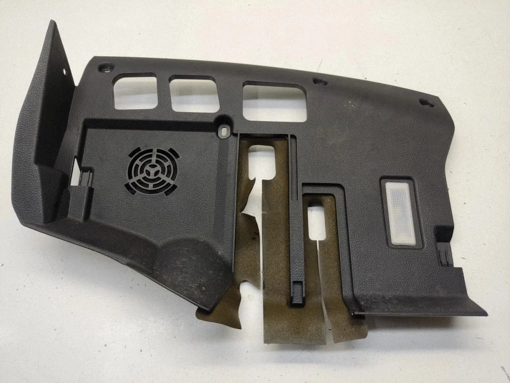 Panel deski rozdzielczej (dolny) – BMW Seria 1 E81 E87 (2004-2011)