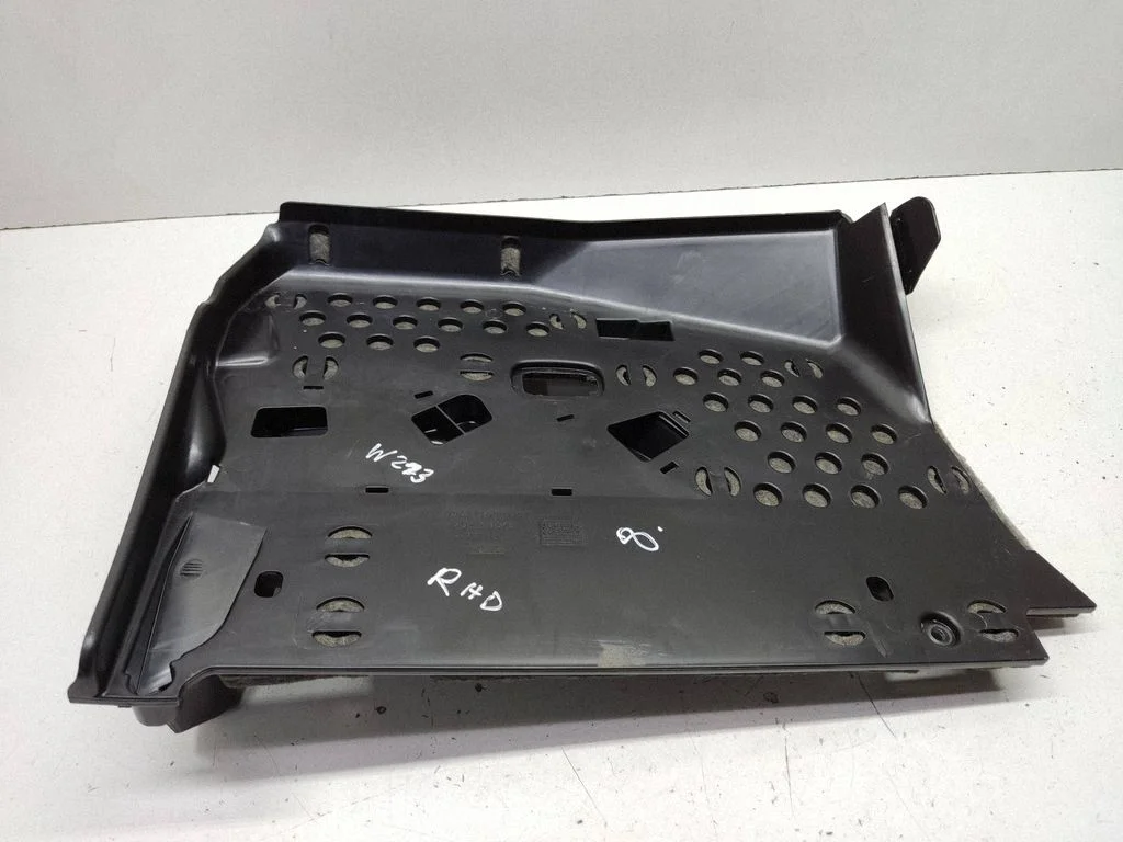 Dashboard lower bottom trim panel A2136801307