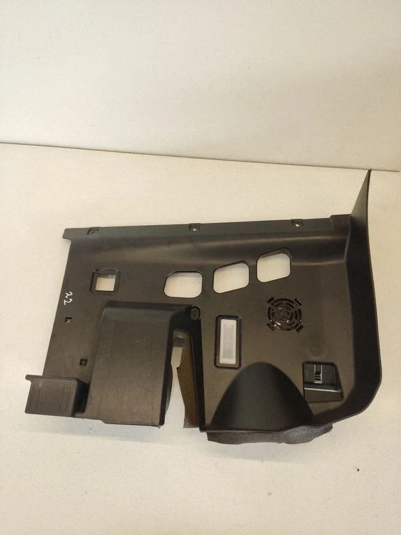 Armatuurlaua alumine viimistluspaneel – BMW 3-seeria E90 E91 (2005-2012)