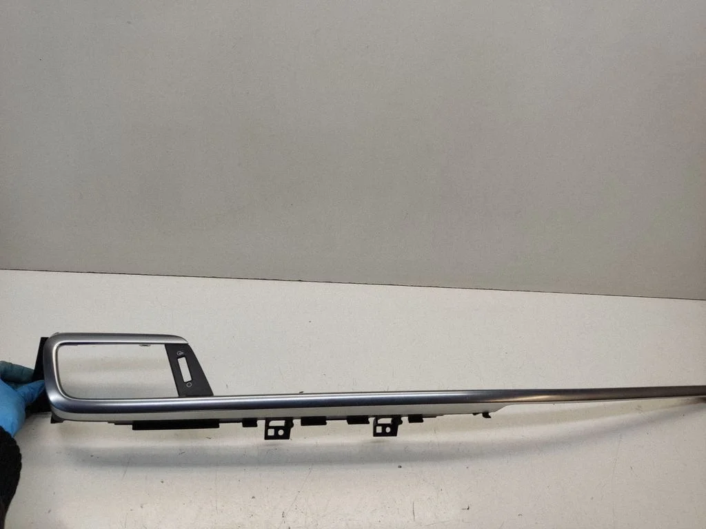 Dashboard glove box trim D484790900