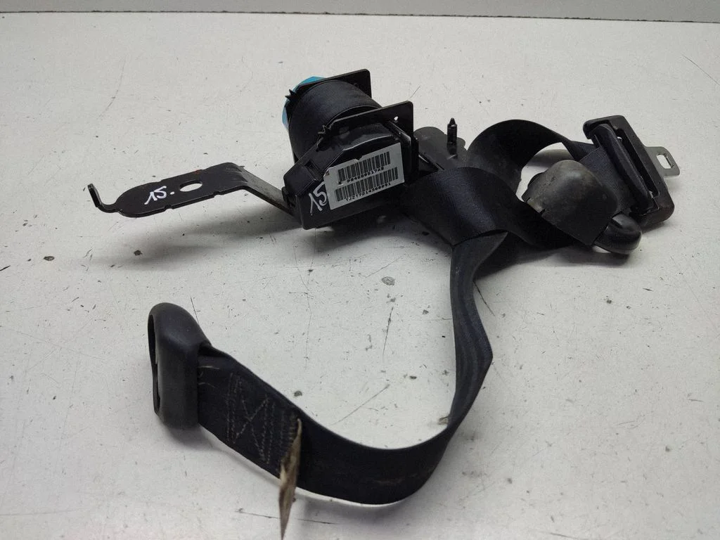 Rear seatbelt 04680517AB
