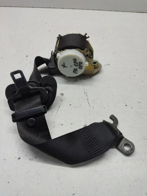 Rear seatbelt – BMW 1 Series E81 E87 (2004-2011)