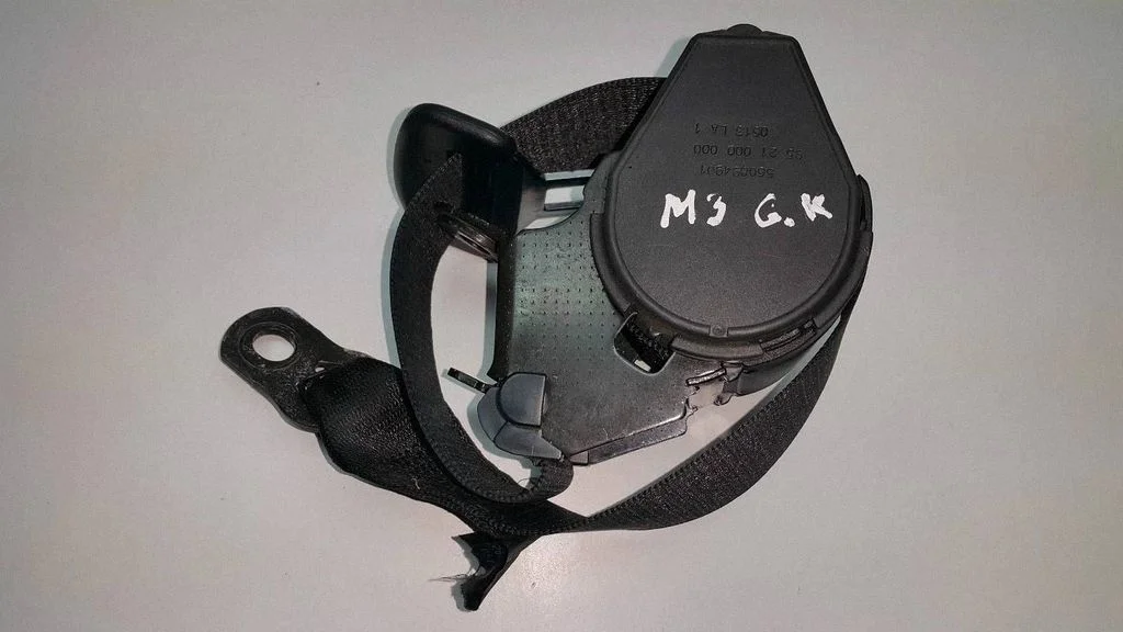 Rear seatbelt 8261029
