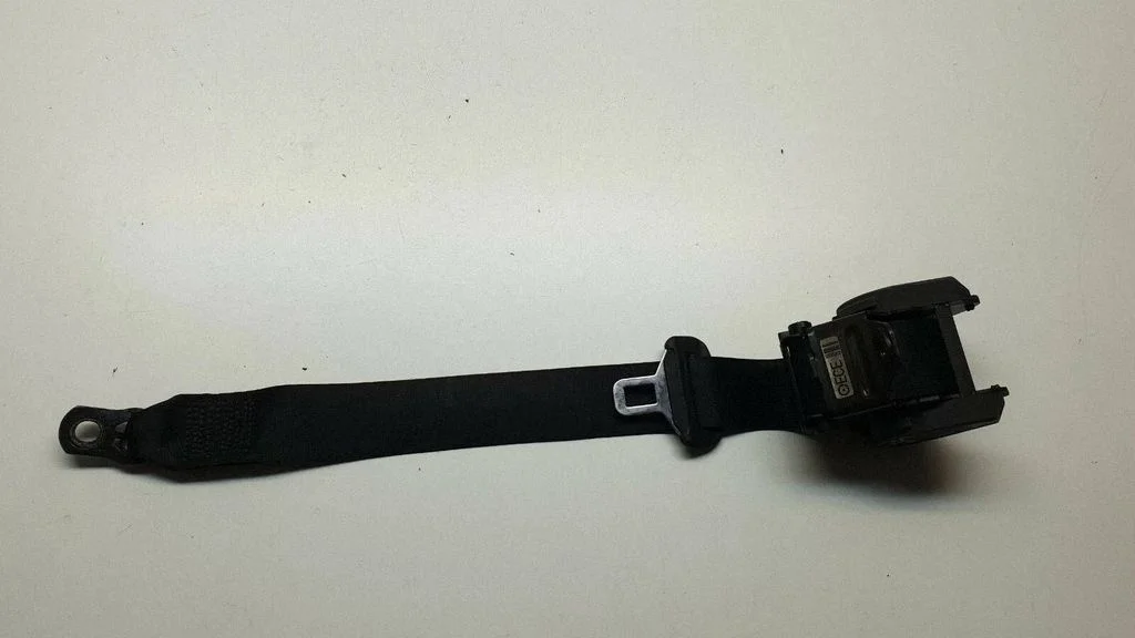 Rear seatbelt 8261029
