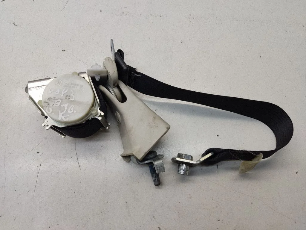 Tagumine turvavöö 34010539A
