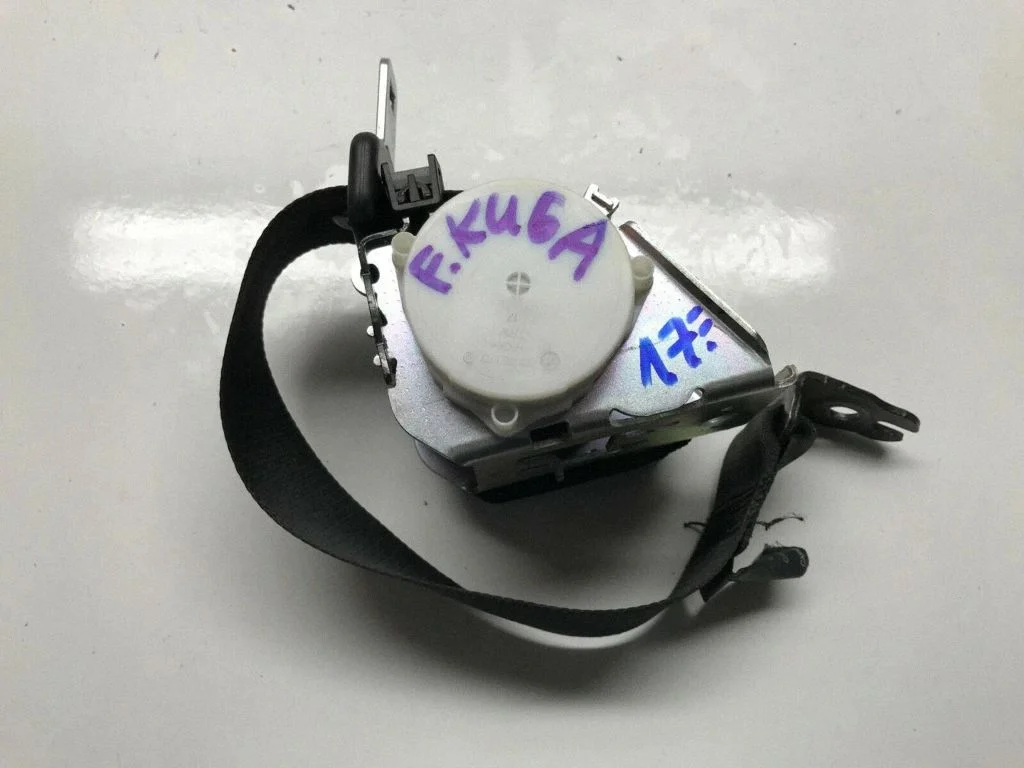 Rear seatbelt 4M51A611B68AC – Ford Kuga I (2008-2012)