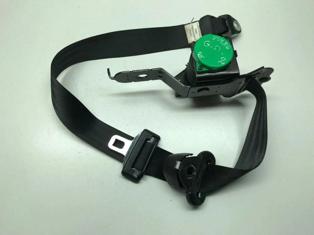 Rear seatbelt 04680516AC