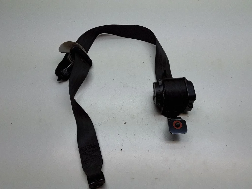 Rear seatbelt 898103U200