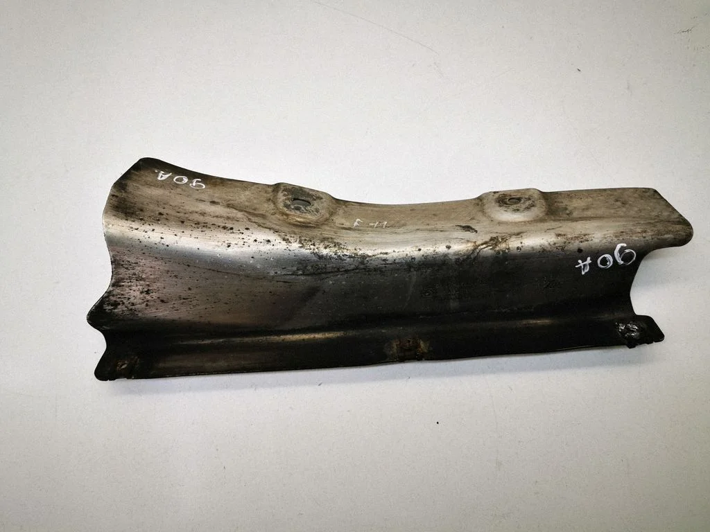 Exhaust heat shield 7185204
