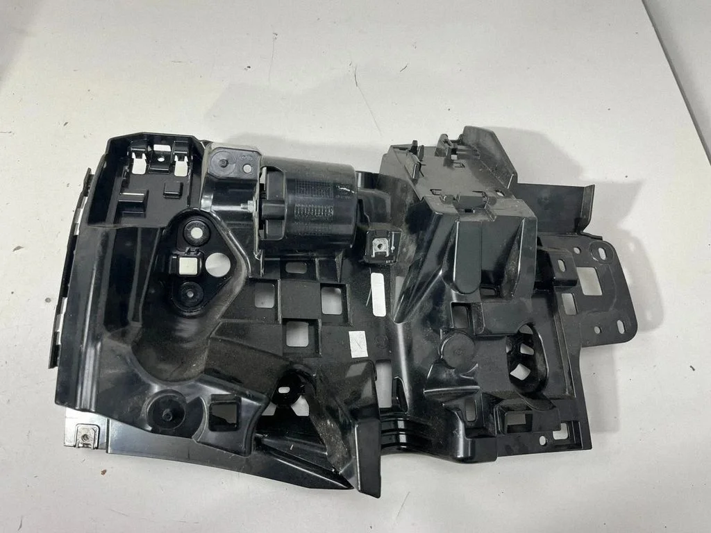 Tagumise kaitseraua kinnitusklamber – BMW X6 G06 (2019-)