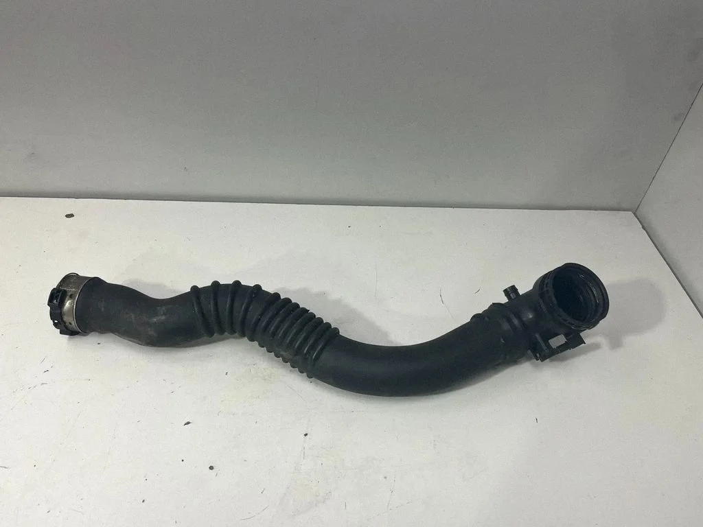 Wąż / rura intercoolera – BMW Seria 1 F20 F21 (2011-2019)