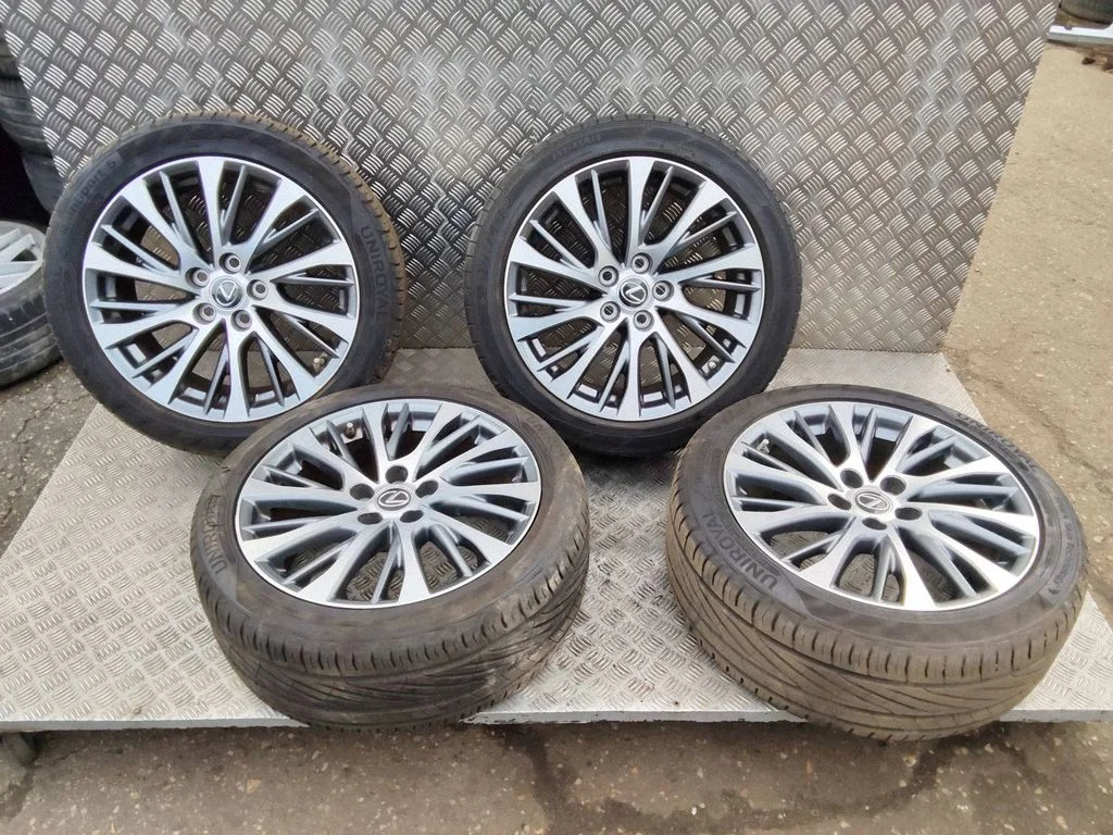 R18 alloy rim – Lexus ES 300h (7th Gen) (2018-2025)